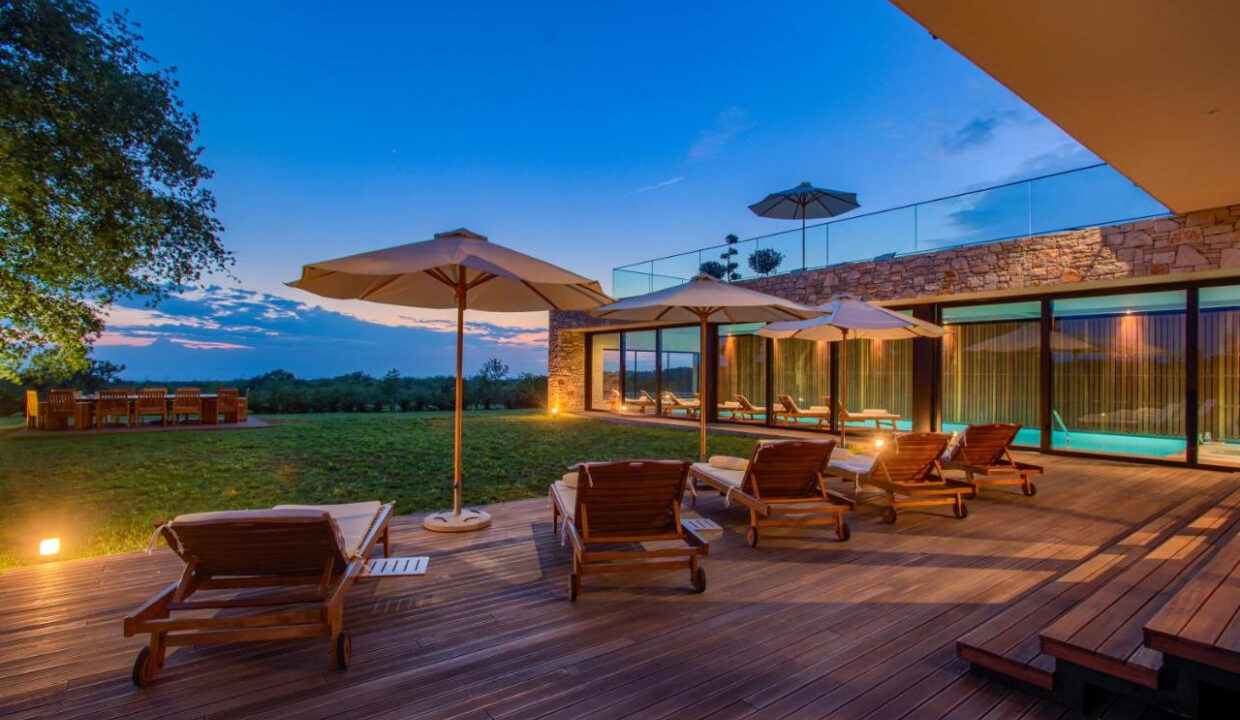 Zeitgenössische Oase, ein luxuriöser moderner Villenrückzugsort, Region Pore?