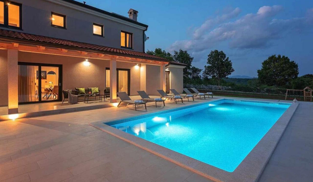 Moderne Villa mit Extra-Grundstück - Tinjan, Region Istrien