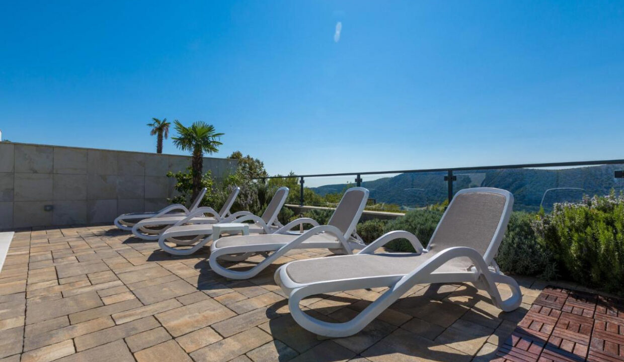 Villa im geometrischen Stil mit atemberaubendem Blick - Crikvenica