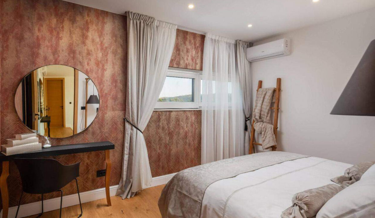 Erstaunliches modernes Haus bei Sibenik