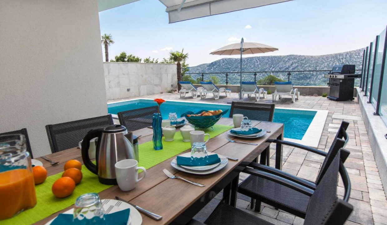 Villa im geometrischen Stil mit atemberaubendem Blick - Crikvenica