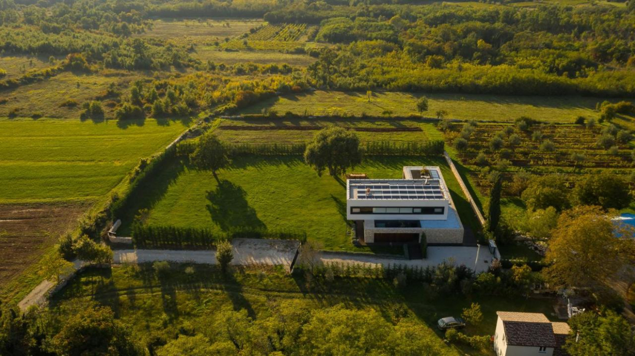 Zeitgenössische Oase, ein luxuriöser moderner Villenrückzugsort, Region Pore?