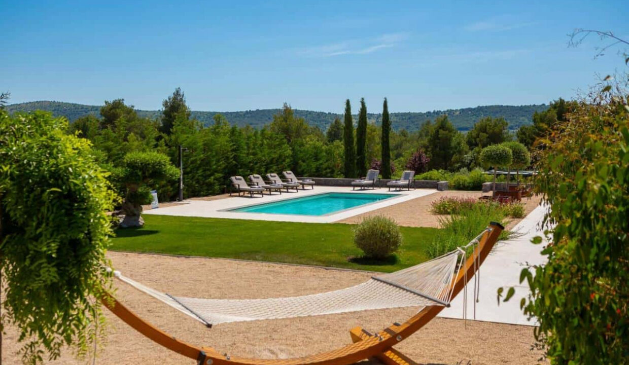 Erstaunliches modernes Haus bei Sibenik