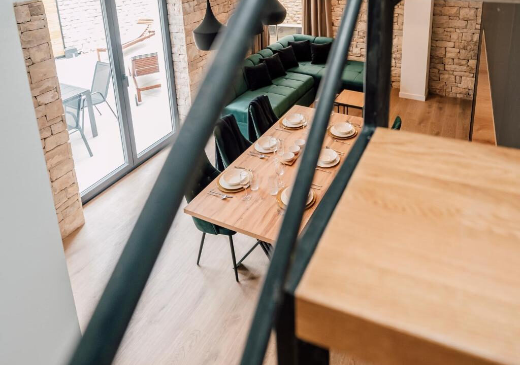 Neue moderne Villa aus Stein in der Region Zadar