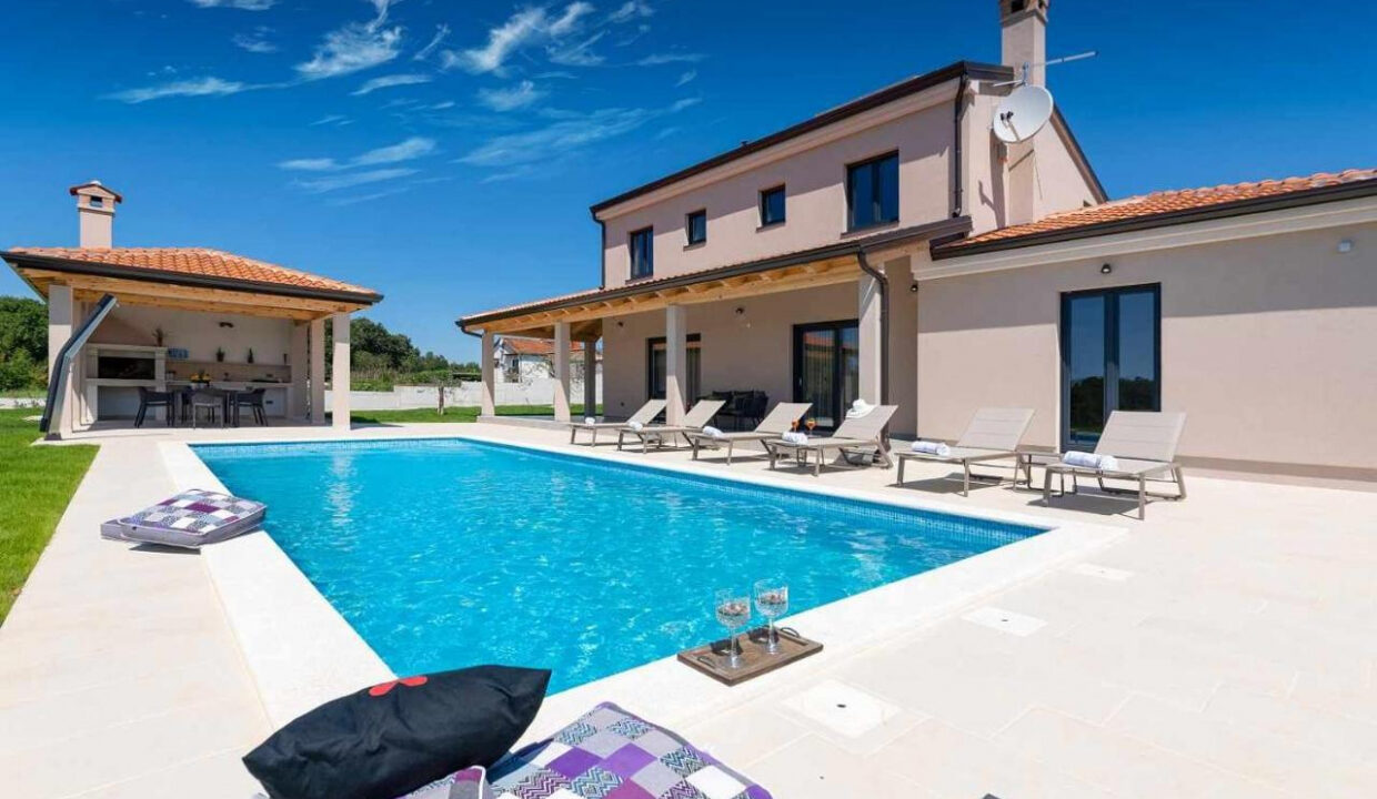 Moderne Villa mit Extra-Grundstück - Tinjan, Region Istrien