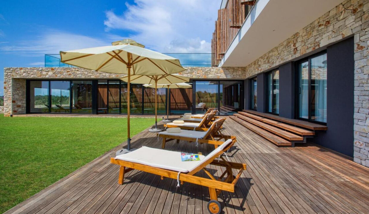 Zeitgenössische Oase, ein luxuriöser moderner Villenrückzugsort, Region Pore?