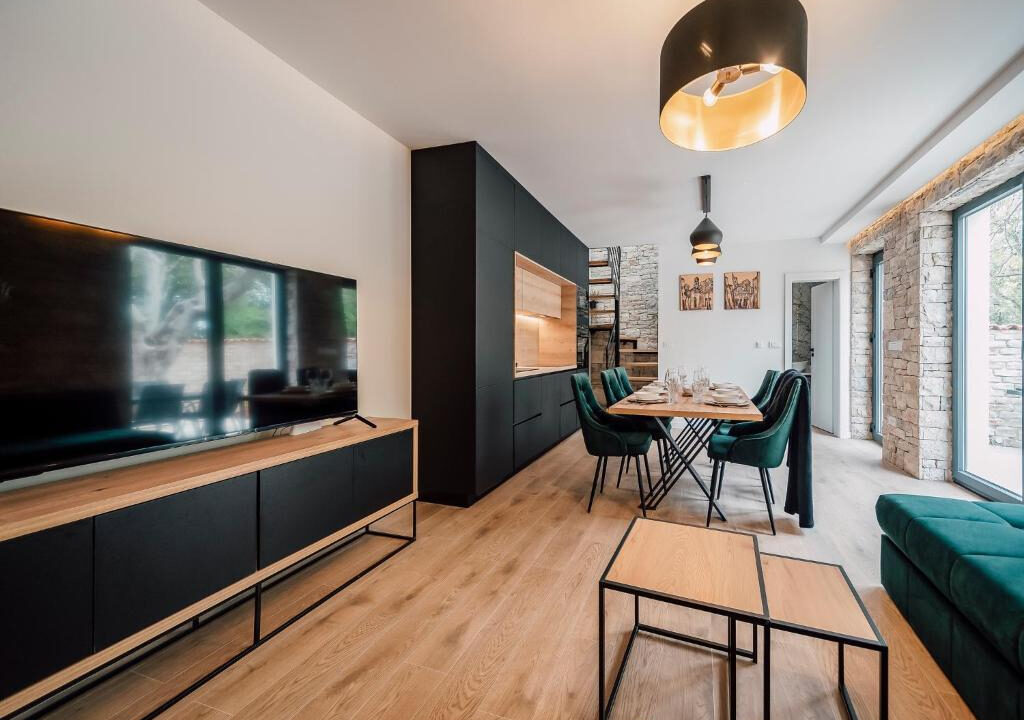 Neue moderne Villa aus Stein in der Region Zadar