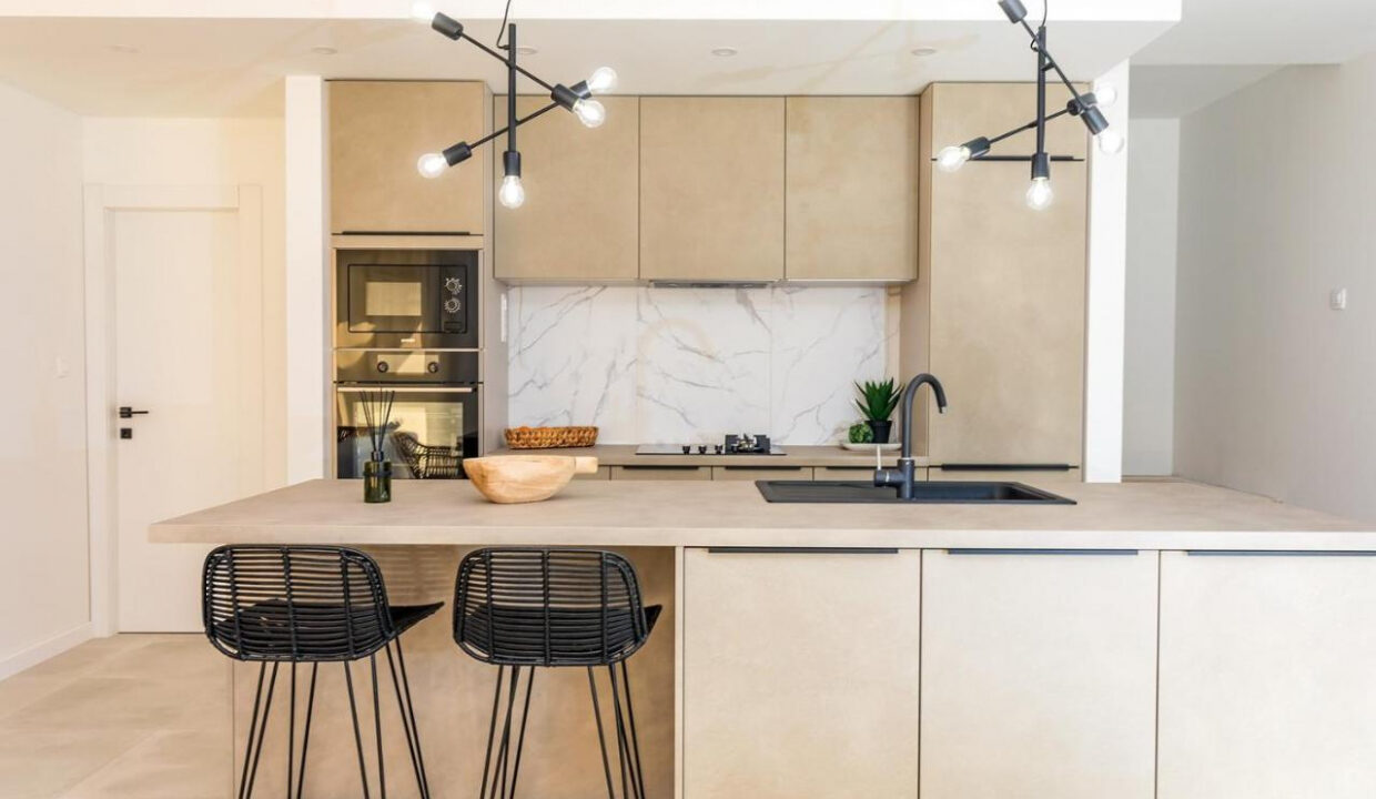 Wunderschöne weiße Villa bei Omis