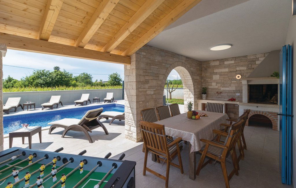 Atemberaubende zweistöckige Villa - Region Pula