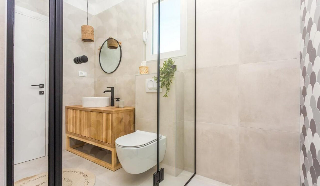 Wunderschöne weiße Villa bei Omis