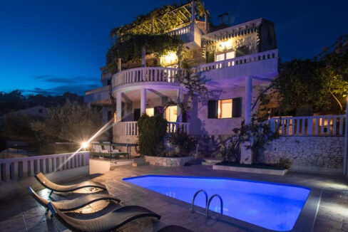 Villa am Meer auf der Insel Bra?