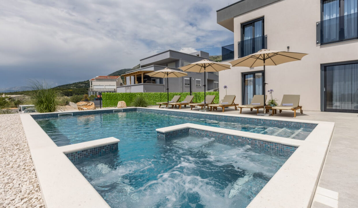 Neues Meerblick-Ferienhaus Podstrana