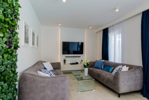 Weiße Villa am Meer mit extra Grundstück - Dubrovnik