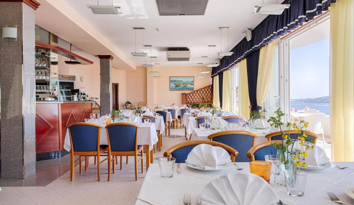 Elegantes Hotel mit Meerblick - Trogir