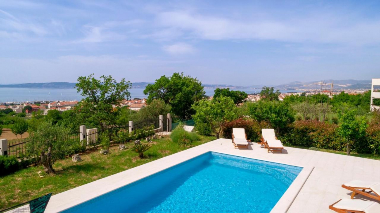 Haus mit Meerblick in Kastel Sucurac