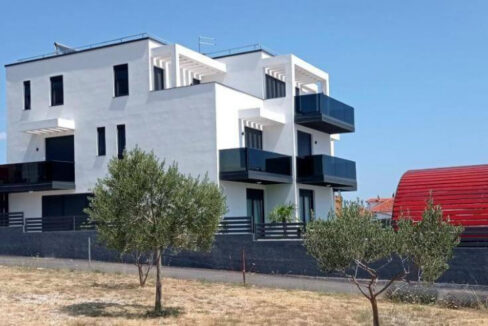 Modernes Gebäude Rogoznica