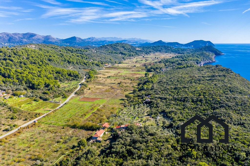 Erstaunliche handgefertigte Steinvilla auf der Insel Sipan