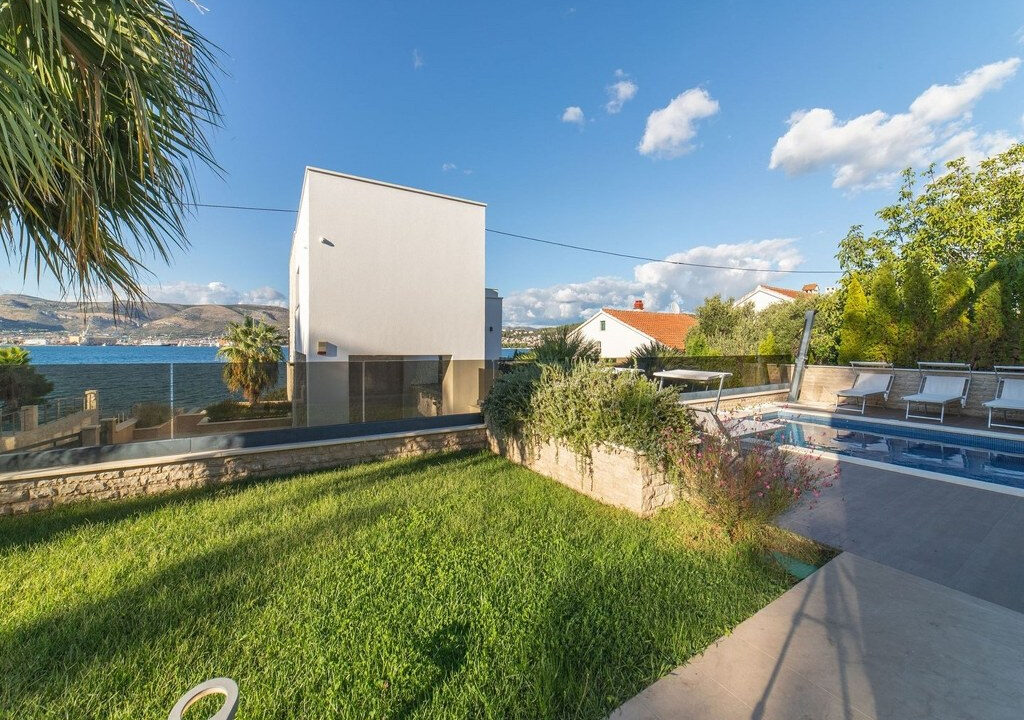 Städtische Villa auf einer bezaubernden Insel Ciovo, Region Split