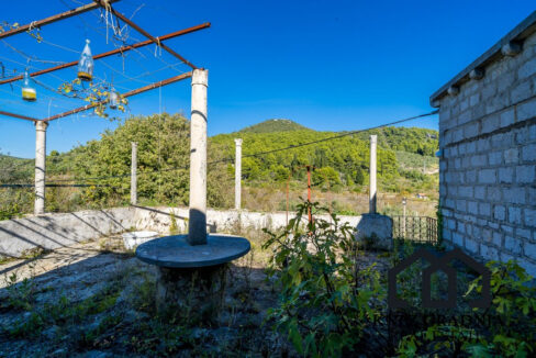 Erstaunliche handgefertigte Steinvilla auf der Insel Sipan