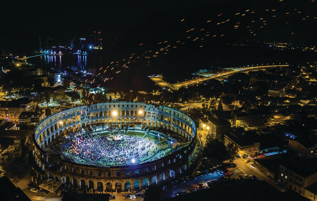 Atemberaubende zweistöckige Villa - Region Pula