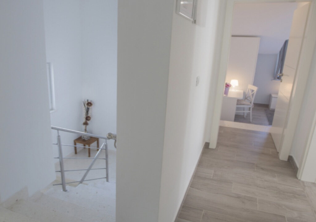 Neues modernes Haus auf der Insel Solta