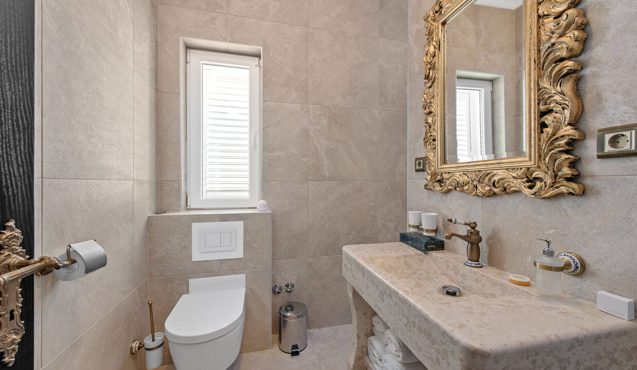 Exklusive Villa direkt am Meer in Vodice