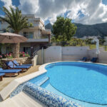 Haus mit Garten und Meerblick in Makarska