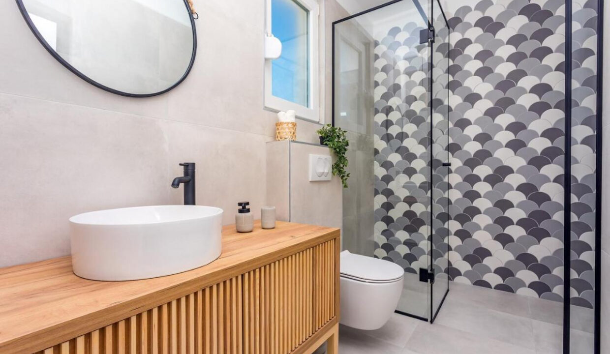 Wunderschöne weiße Villa bei Omis