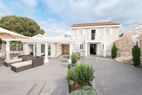 Steinvilla im Kolonialstil - Drvenik Mali, Split