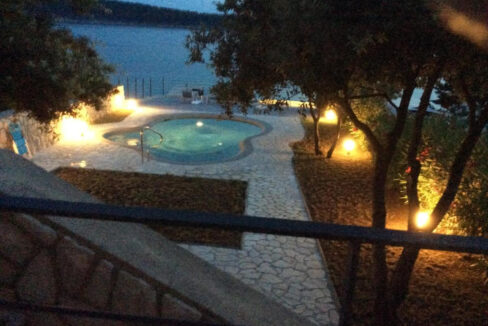 Erstaunliche Villa direkt am Meer auf der Insel Rab