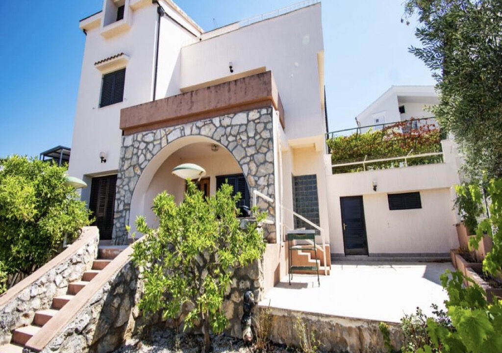 Haus mit Meerblick in Sibenik