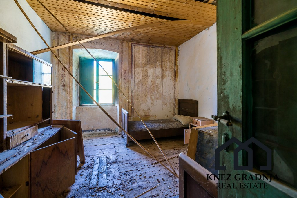 Erstaunliche handgefertigte Steinvilla auf der Insel Sipan