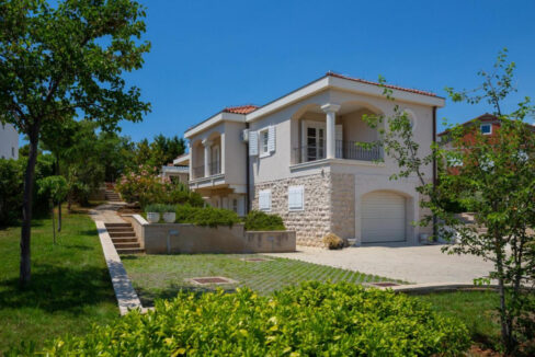Geräumige und modern aussehende Villa - Vodice