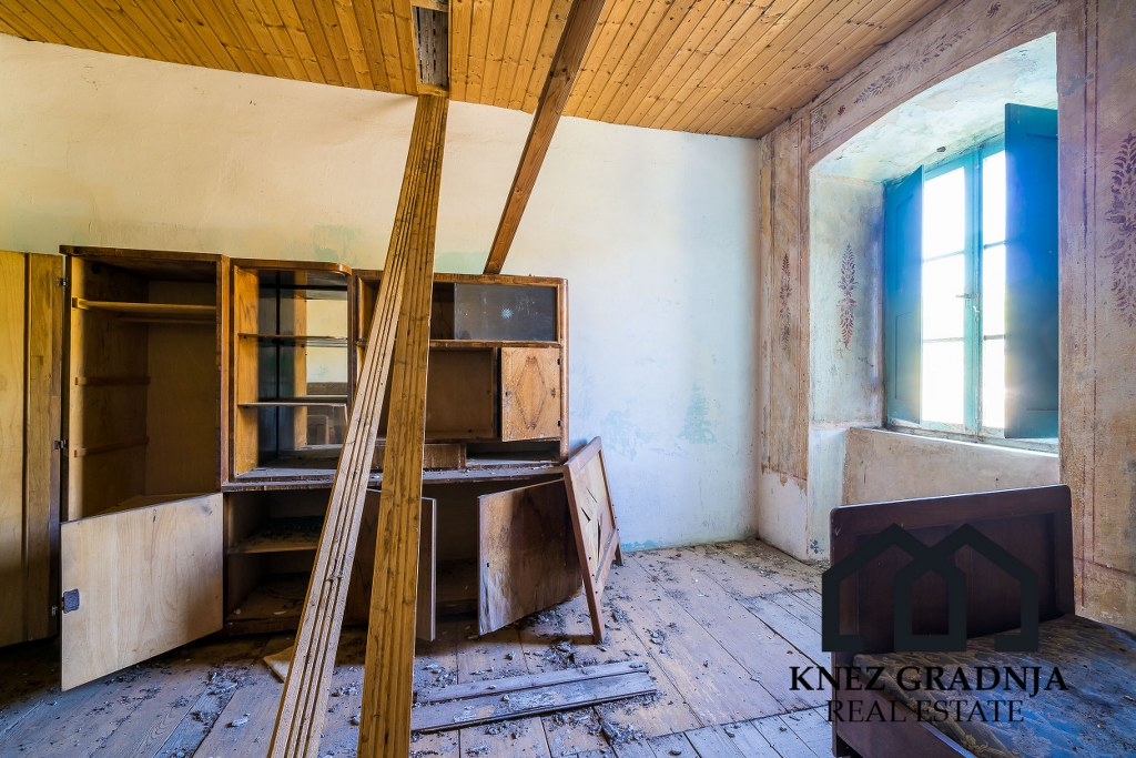 Erstaunliche handgefertigte Steinvilla auf der Insel Sipan