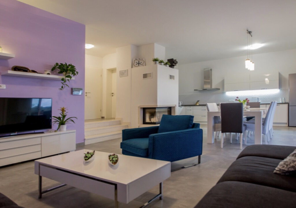 Neues modernes Haus auf der Insel Solta