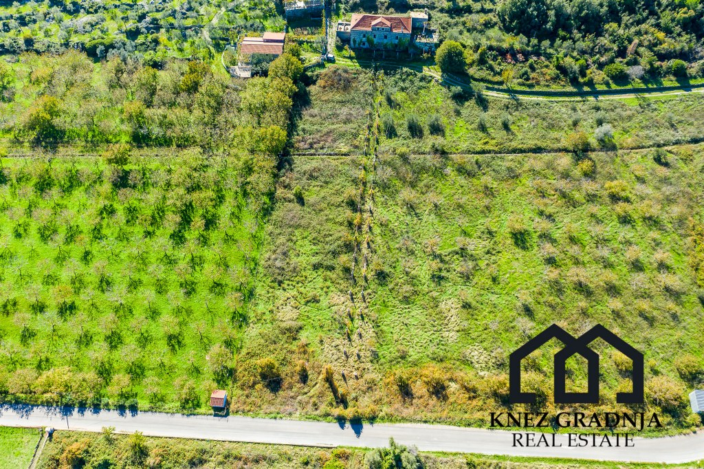 Erstaunliche handgefertigte Steinvilla auf der Insel Sipan