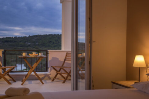 Neues modernes Haus auf der Insel Solta