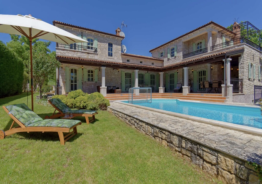 Faszinierendes Herrenhaus aus Stein in Visnjan, Istra