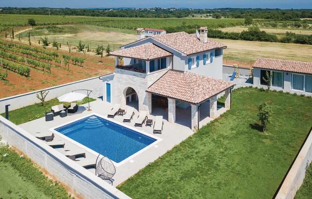Atemberaubende zweistöckige Villa - Region Pula