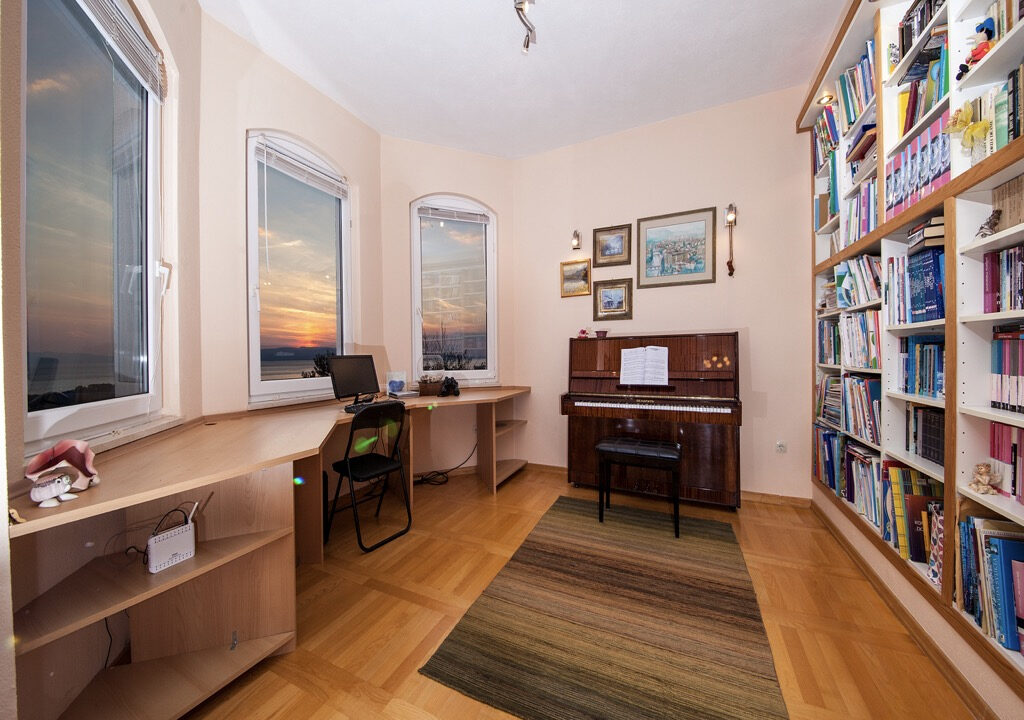 Haus mit Garten und Meerblick in Makarska