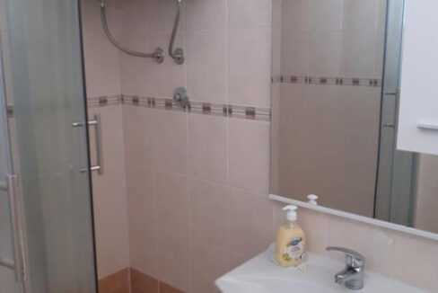 Haus am Meer in der Nähe von Šibenik