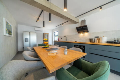 Villa aus Stein direkt am Meer auf der Insel Brac