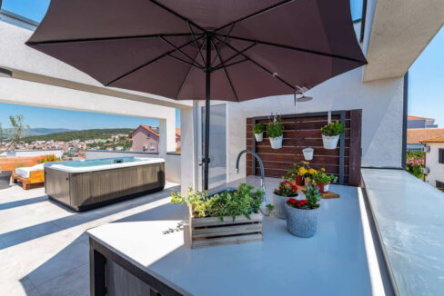 Haus in der Nähe des lokalen Strandes auf Ciovo