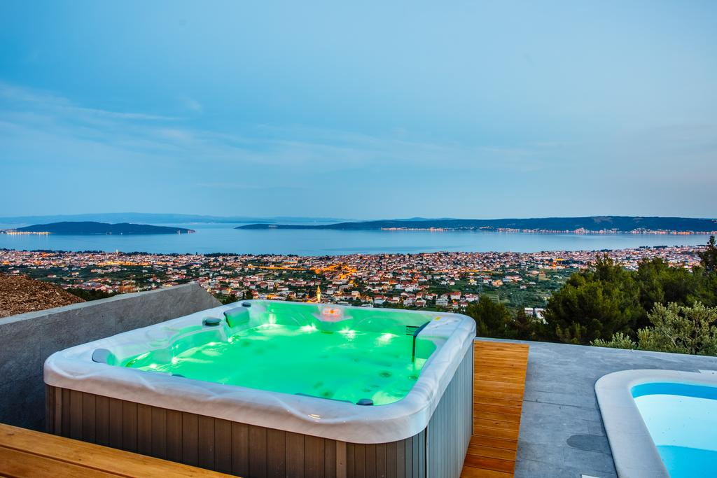 Villa mit Meerblick in einem Vorort von Split