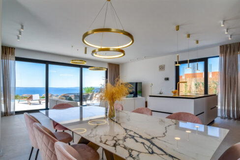 Ausgezeichnete neue Villa in Split