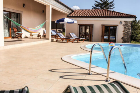 Traditionelles Steinhaus in Zminj