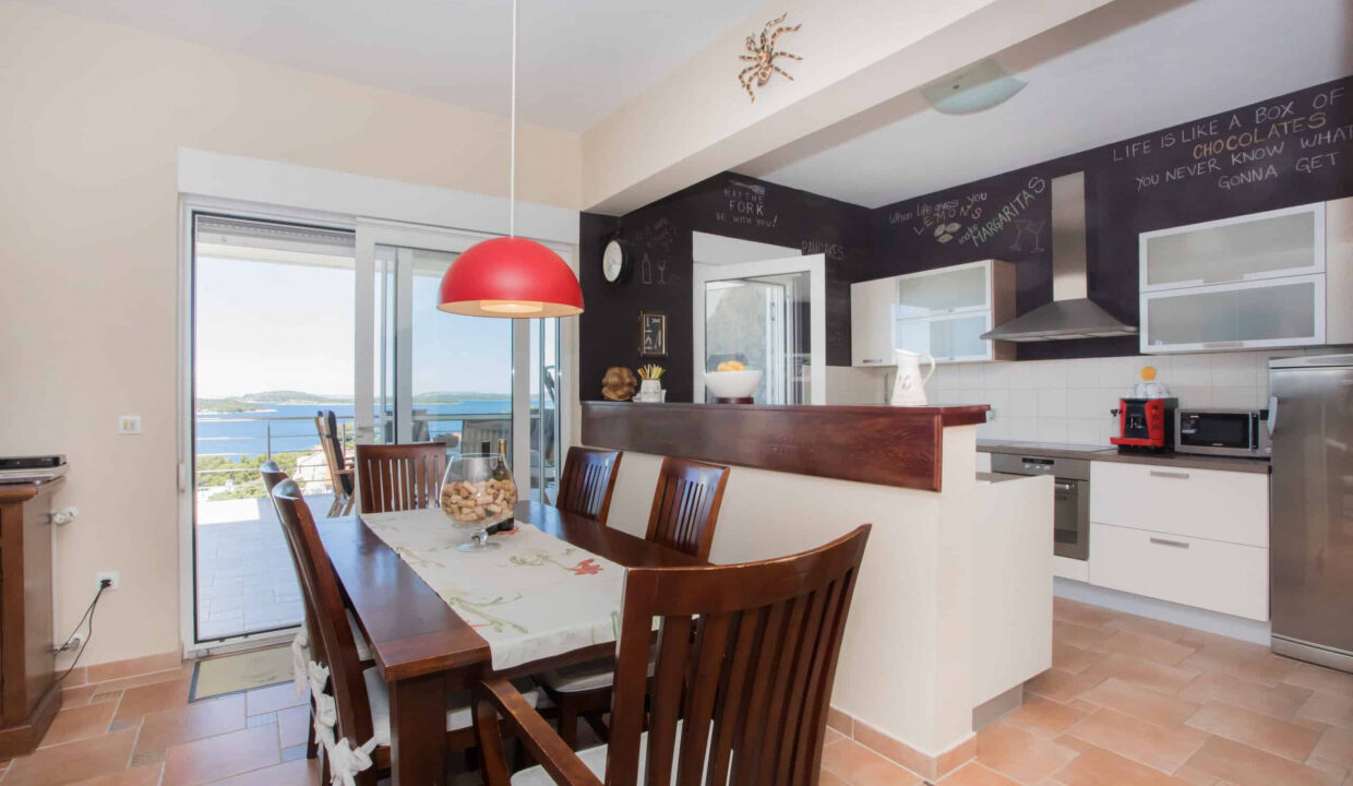 Haus mit Meerblick in der Nähe von Sibenik