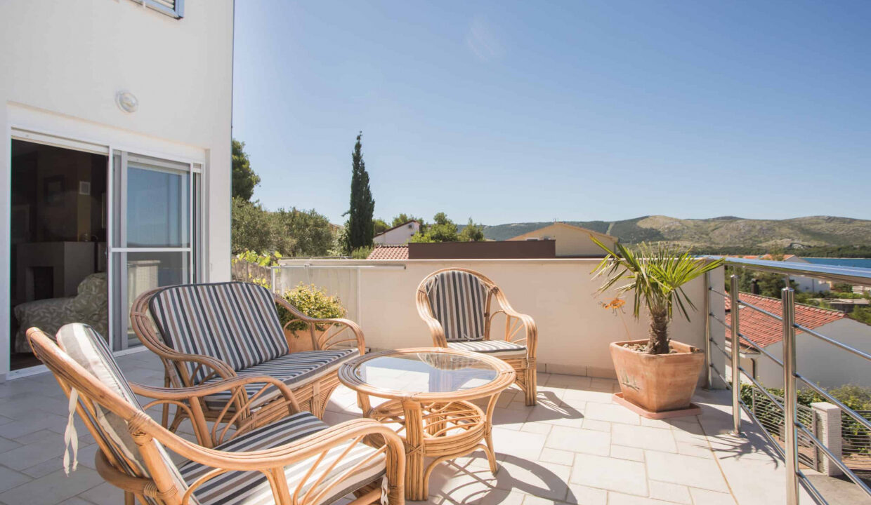 Haus mit Meerblick in der Nähe von Sibenik