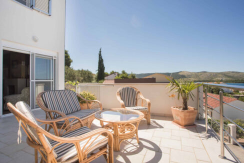 Haus mit Meerblick in der Nähe von Sibenik