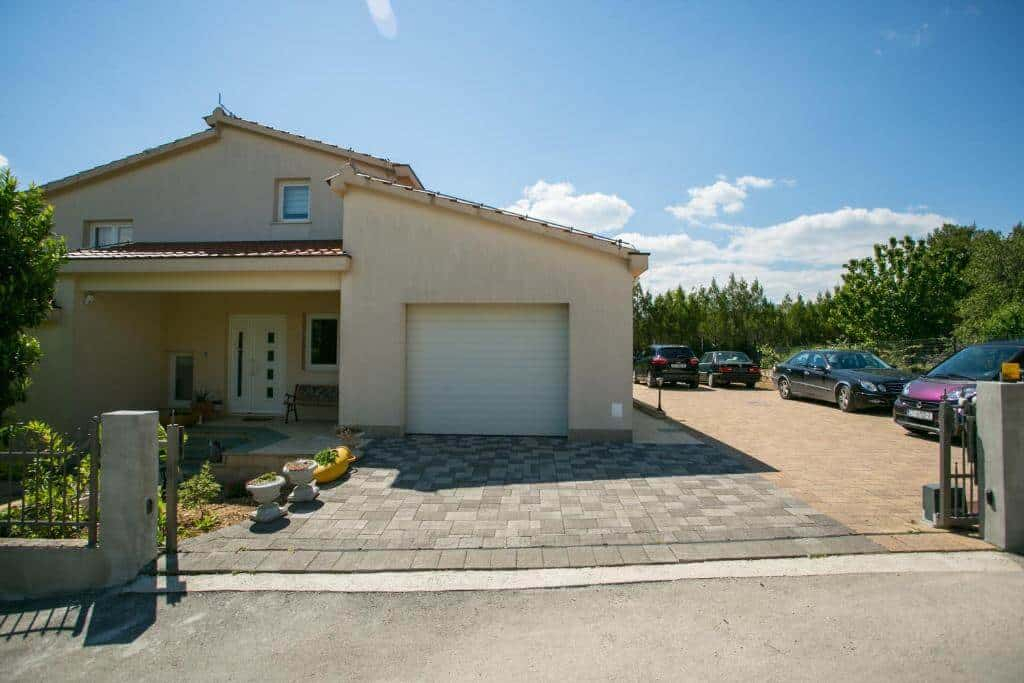 Wunderschönes Haus mit Garten, Kastel Stifilic
